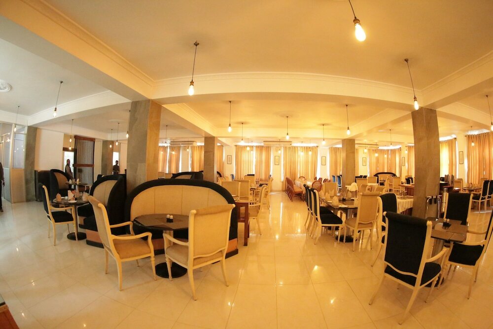 Фото The Royal Mall Kandy