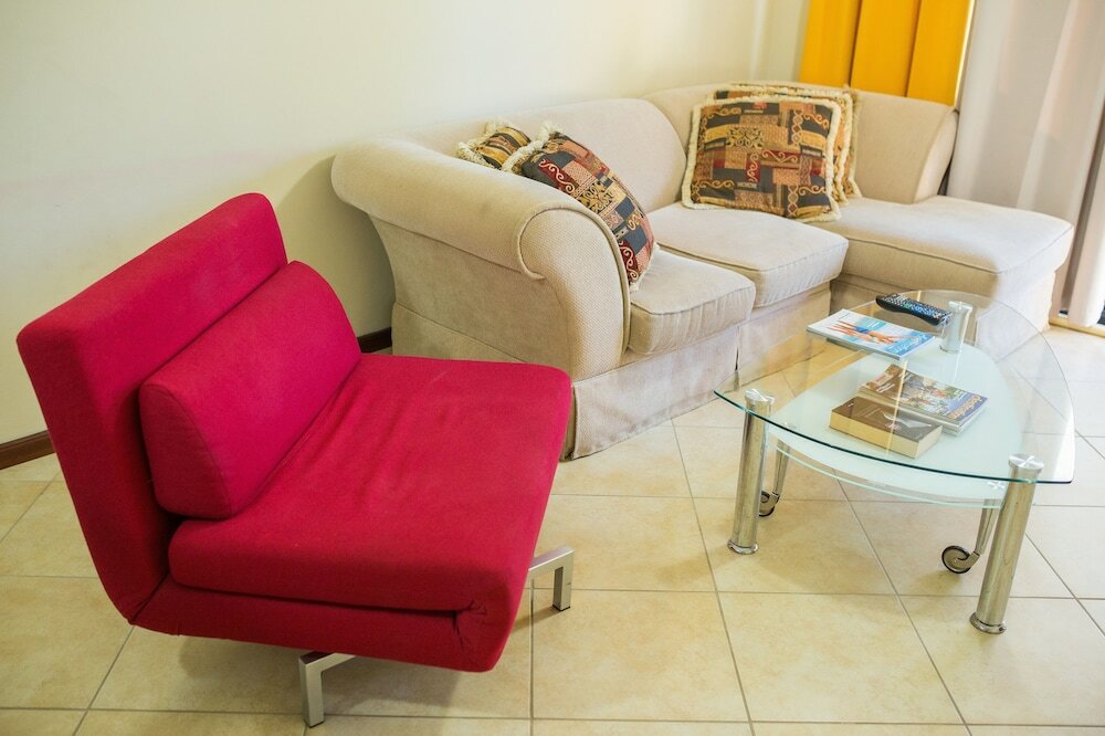 Фото Gold Coast Luxurious and Stylish Condo