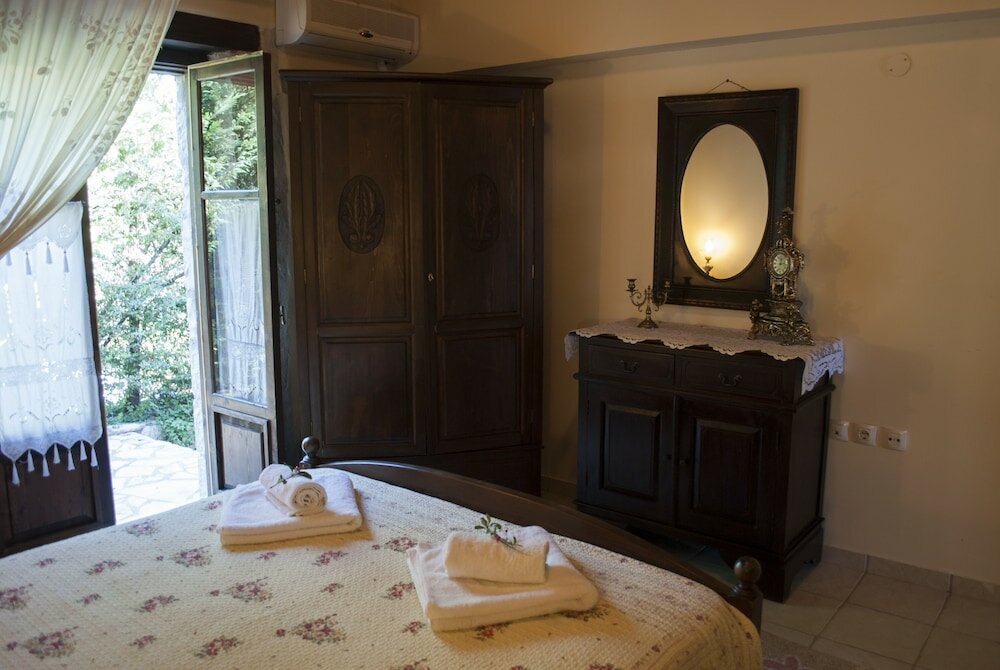 Фото Arethousa Villas