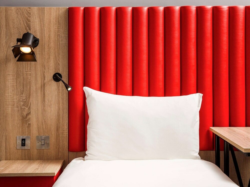 Фото Ibis Styles London Ealing