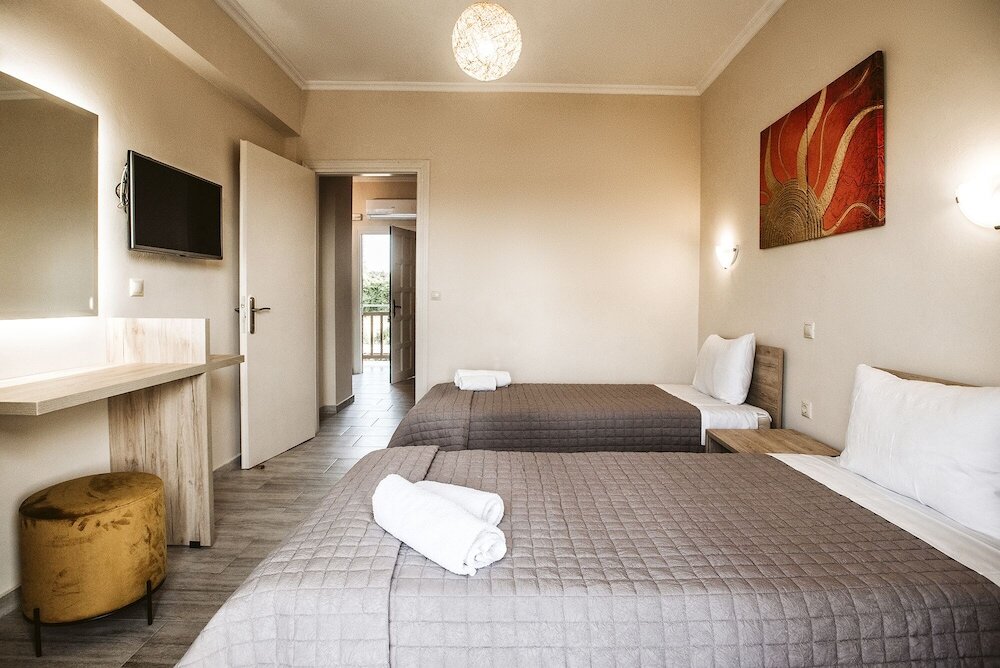 Фото Potamos Apartments