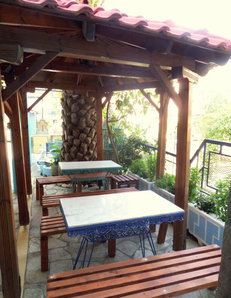 Фото Artemis Studios & Apartments