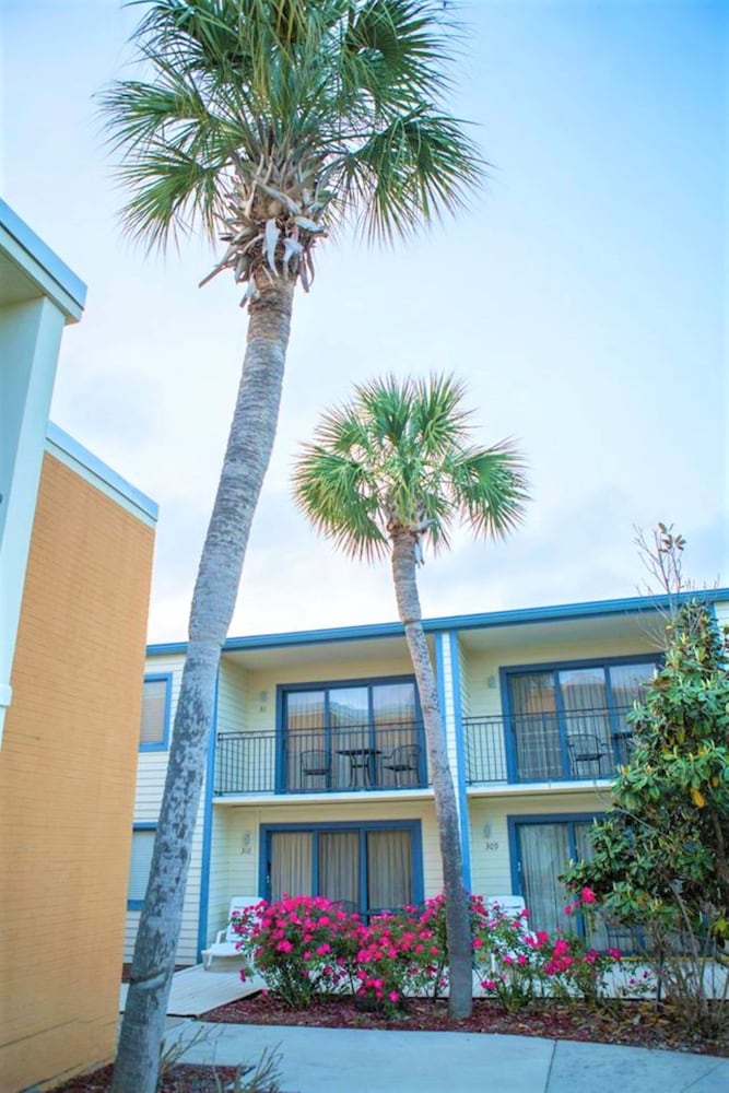 Фото Royal Holiday Beach Resort