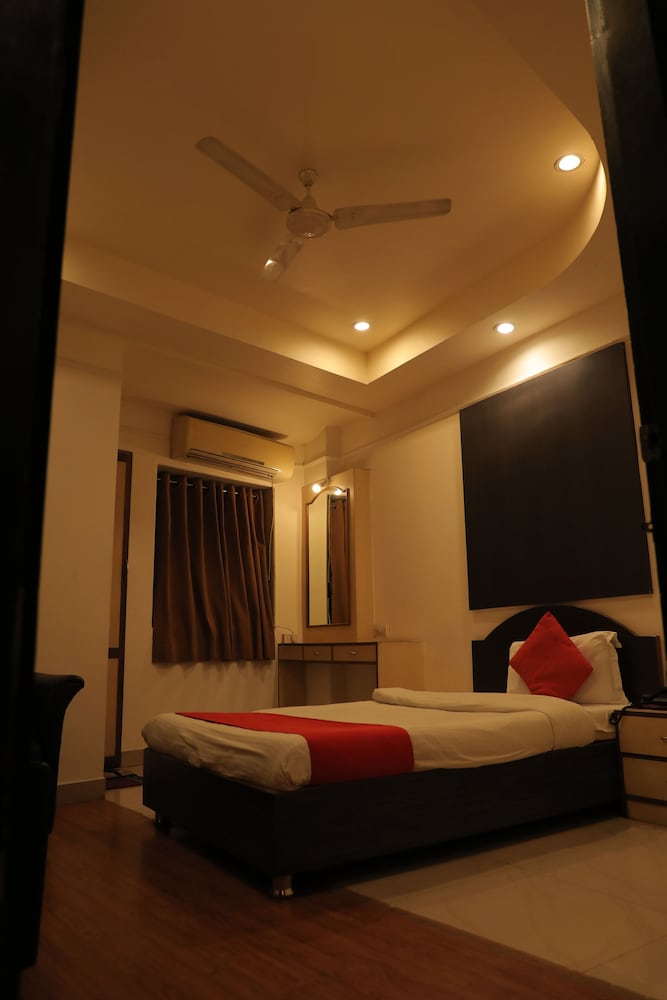 Фото Hotel Gokul