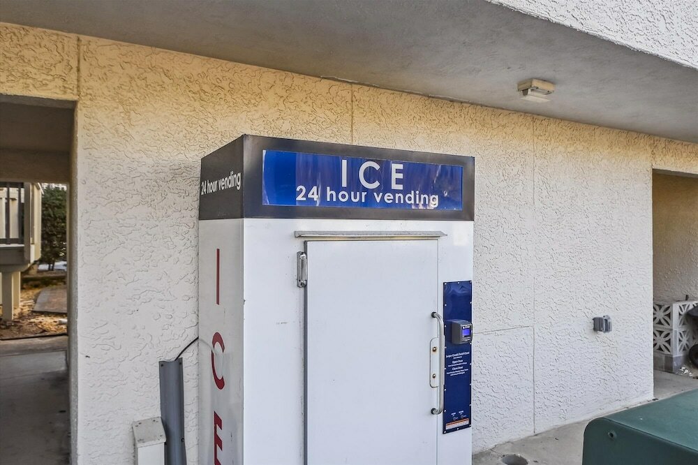 Фото Endless Summer E3 by Book That Condo