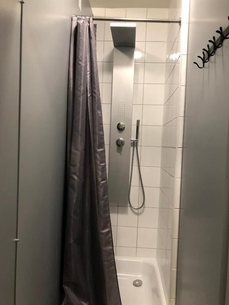 Фото Vevey Hotel & Guesthouse