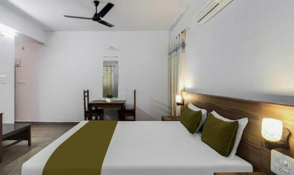 Фото Fabexpress Holiday Suites