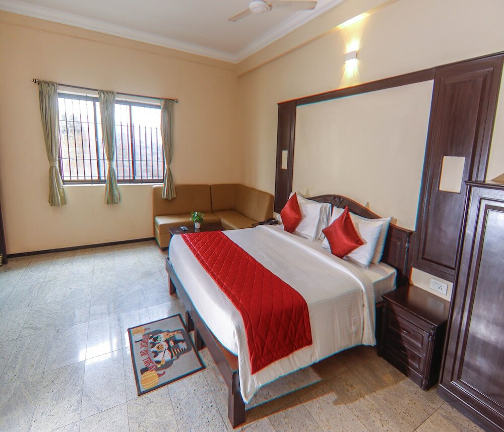 Фото Hotel Vinayaga Excellency Tiruppur