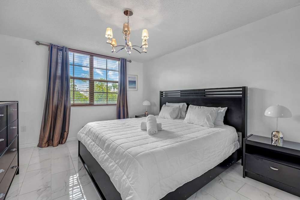 Фото Modern 2 Bedroom Condo in Aventura