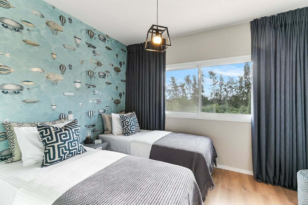 Фото Phaedrus Living: Modern Heights Luxury Flat