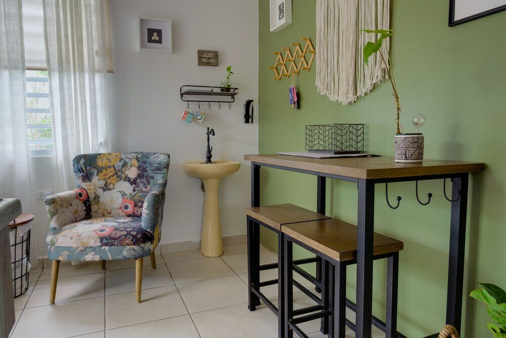 Фото Sonsoleá Host