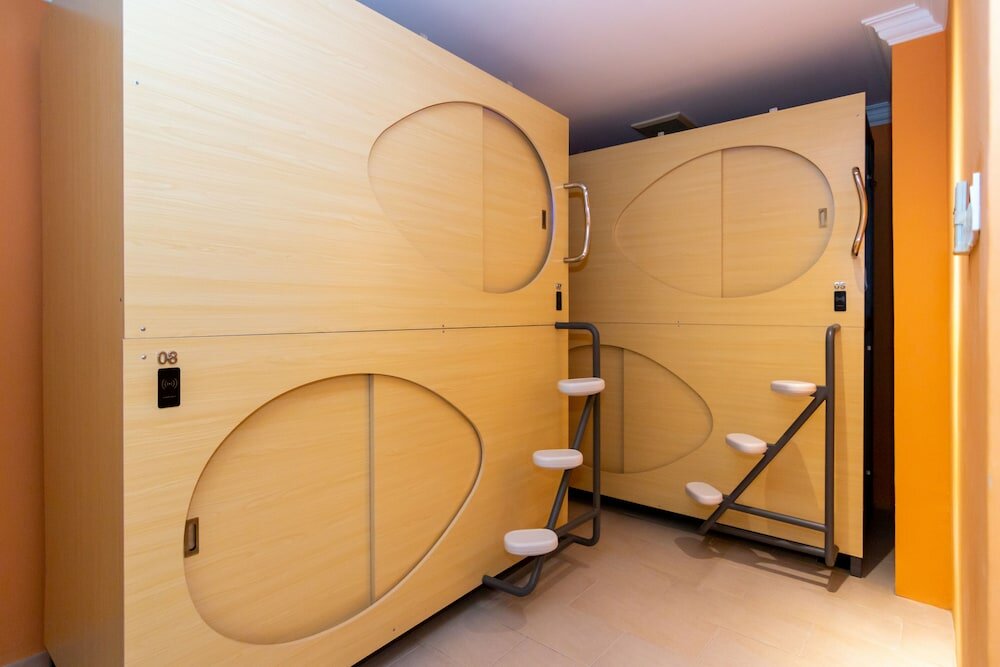 Фото Momostay Capsule Hotel
