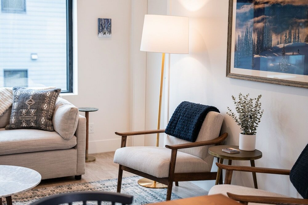 Фото Powder Pines Retreat Revelstoke Vacation