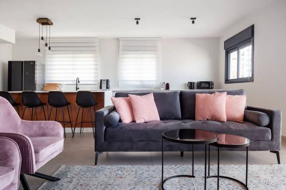 Фото Top Penthouse & Jacuzzi On The Beach