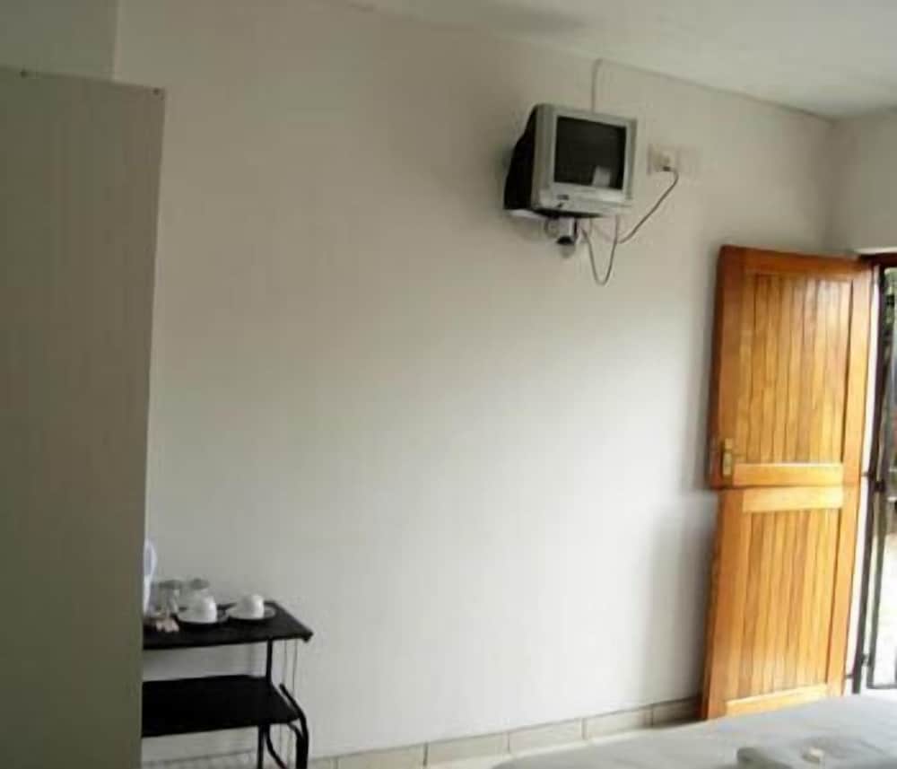 Фото Louhallas Bed & Breakfast