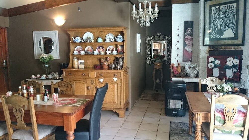 Фото At Eezzze Riversway Self Catering