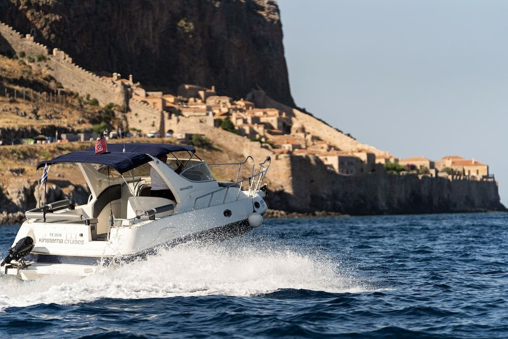 Фото Kinsterna Hotel