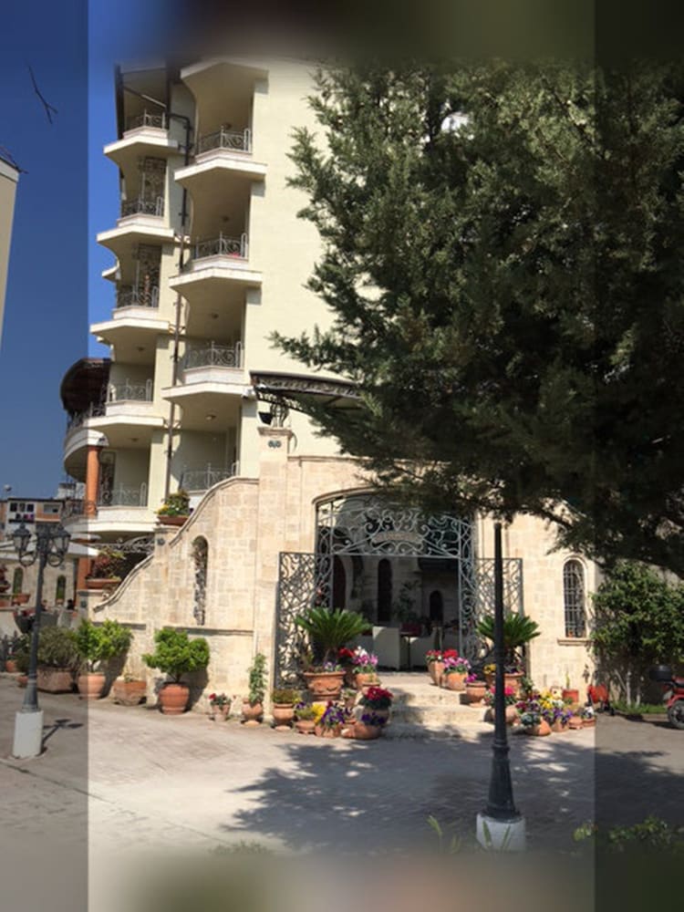 Фото отеля 3