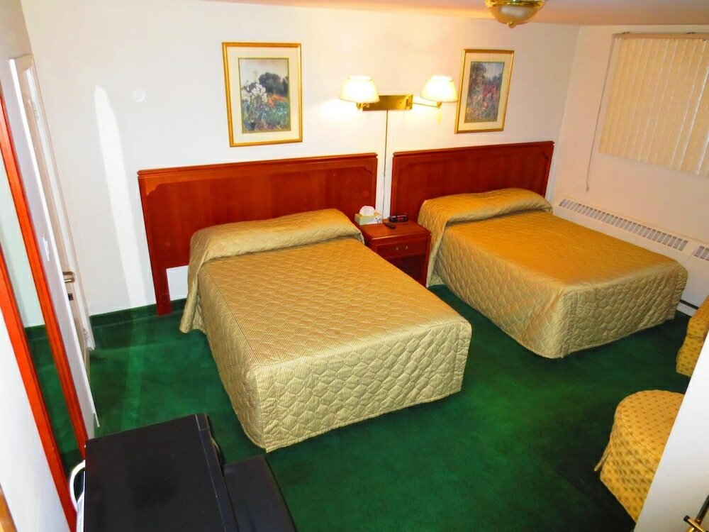 Фото Canadiana Motel