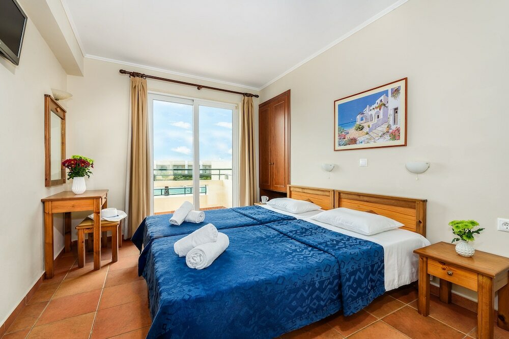 Фото Panos Beach Hotel