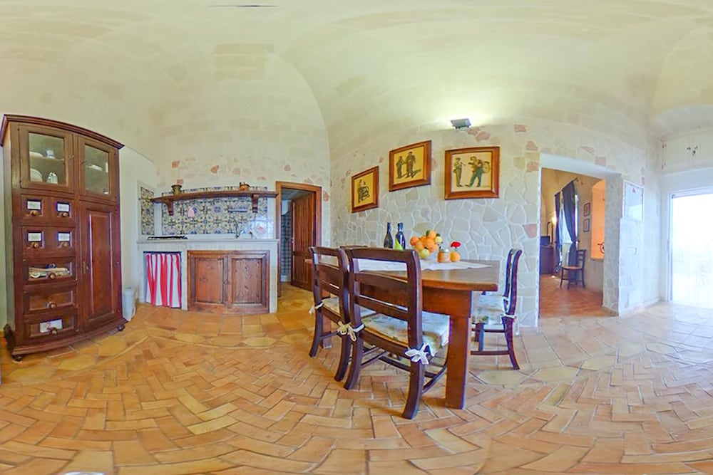 Фото Agriturismo La Stornara