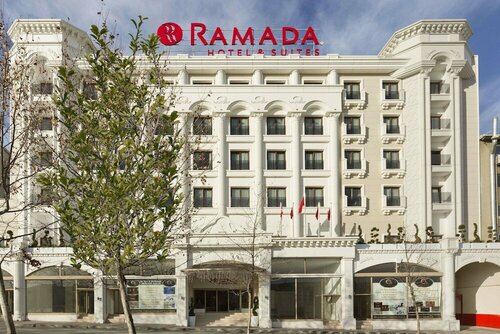 Гостиница Ramada Hotel & Suites by Wyndham Istanbul Merter в Гюнгерене