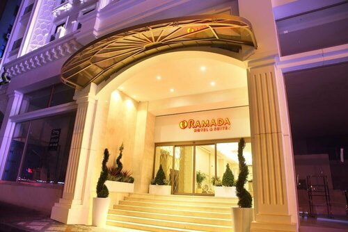 Гостиница Ramada Hotel & Suites by Wyndham Istanbul Merter в Башакшехире