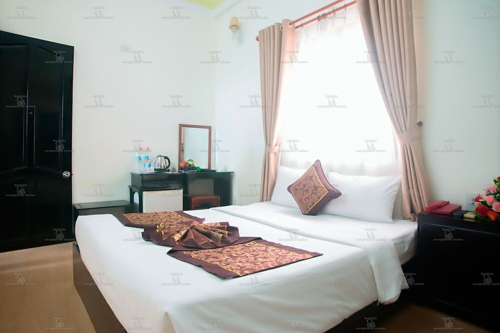 Фото Golden Tulip Hotel