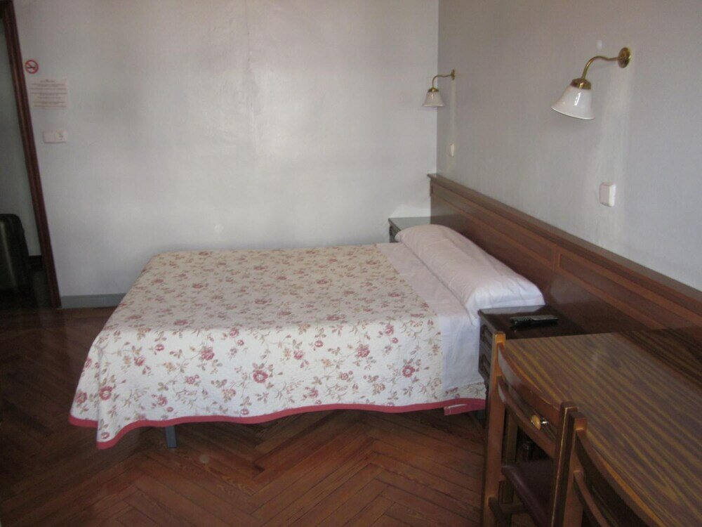 Фото Hostal Splendid