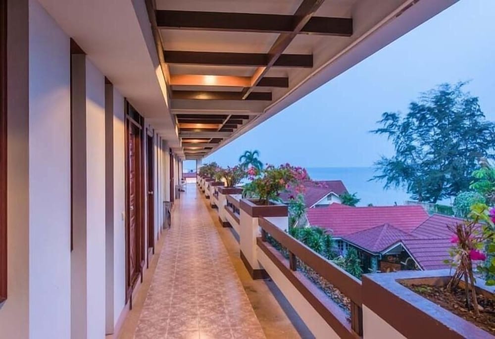 Фото Maldives Beach Resort