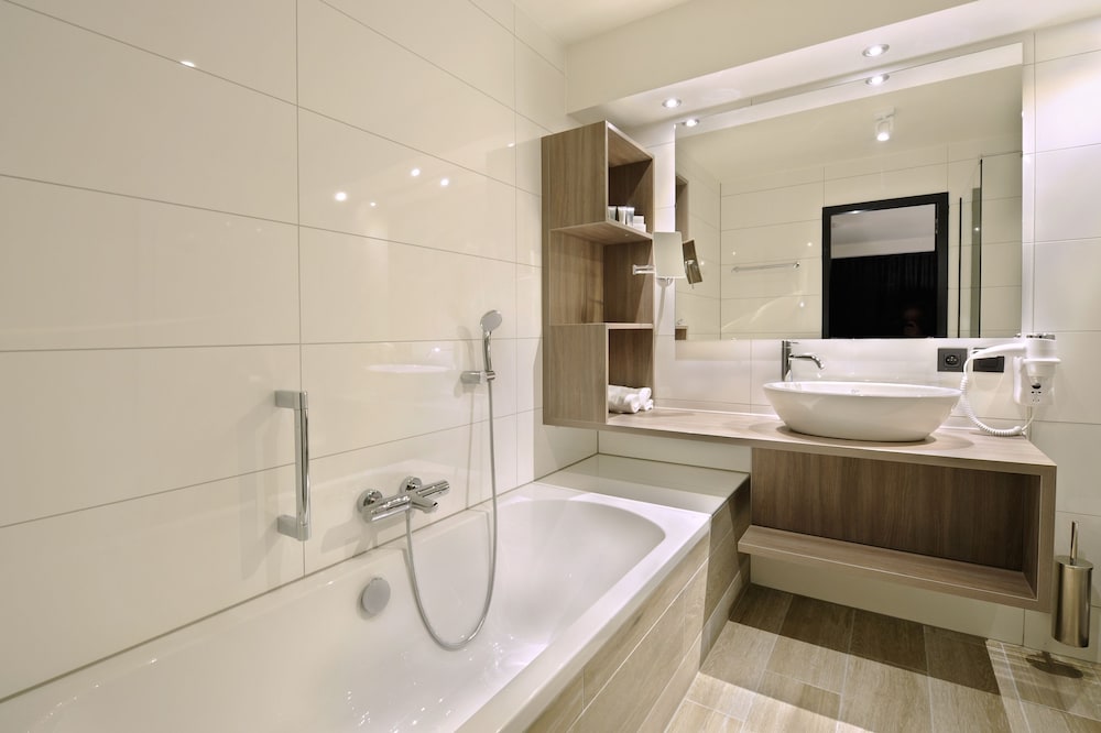 Фото Van der Valk Hotel Nazareth - Gent