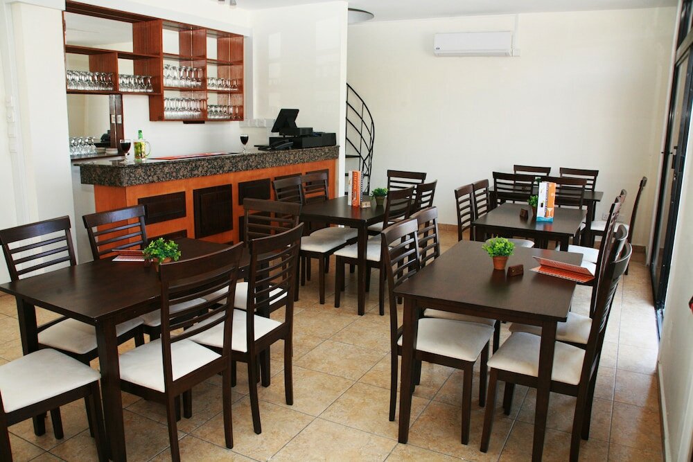 Фото New York Plaza Hotel Apartments