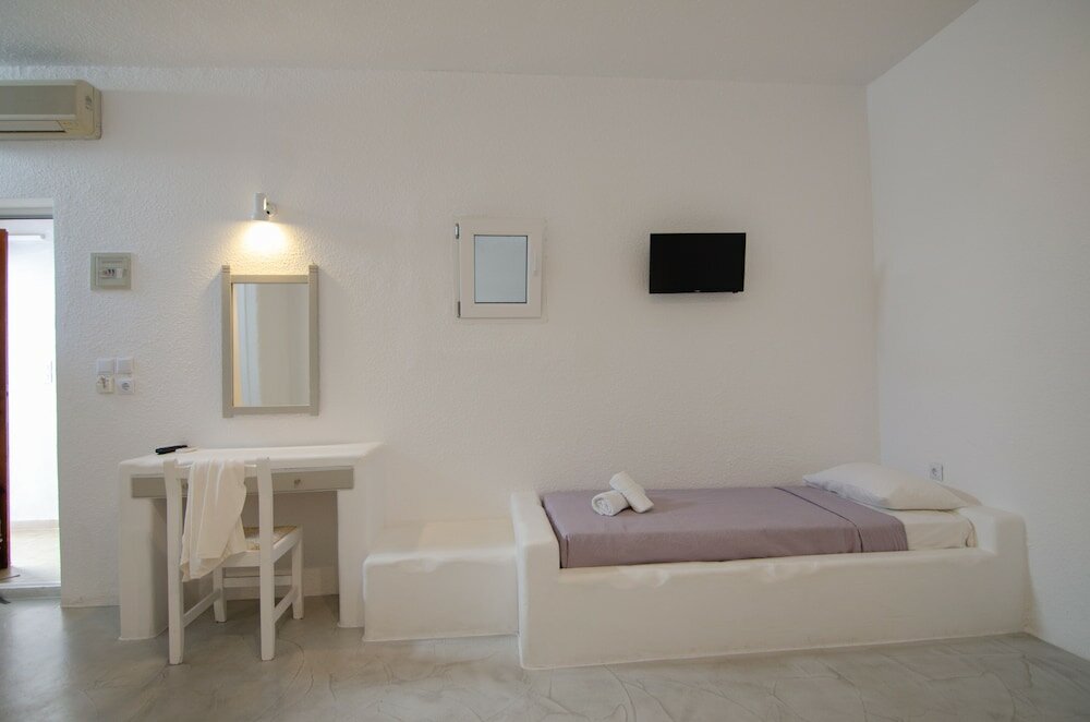 Фото George & Irene Hotel