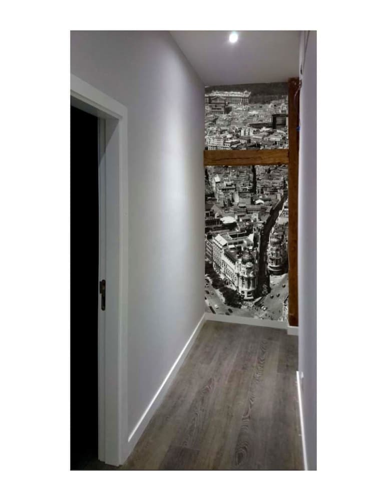 Фото Diezmadrid Hostal