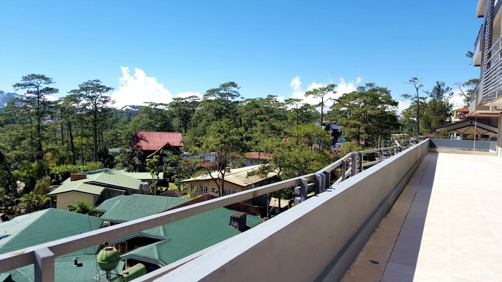 Фото Newtown Plaza Hotel