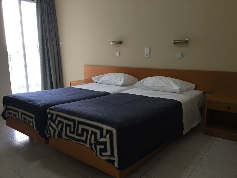 Фото Jasmine Hotel Apartments