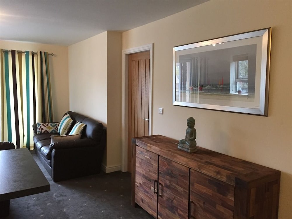 Фото Riverside Apartments