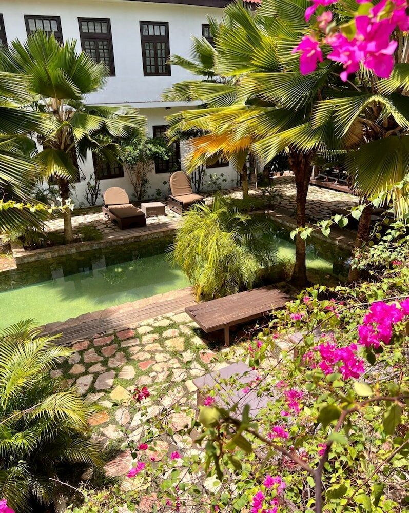 Фото Olma Colonial Suites