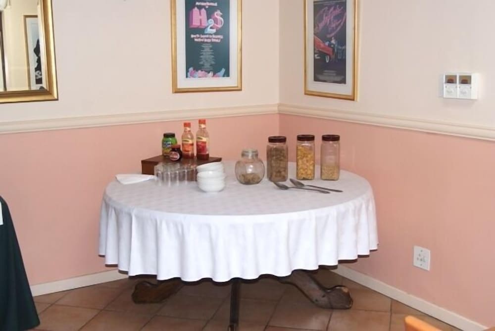 Фото Broadway Guesthouse