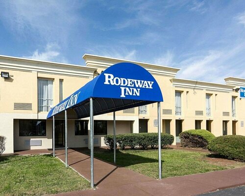 Гостиница Rodeway Inn Joint Base Andrews Area