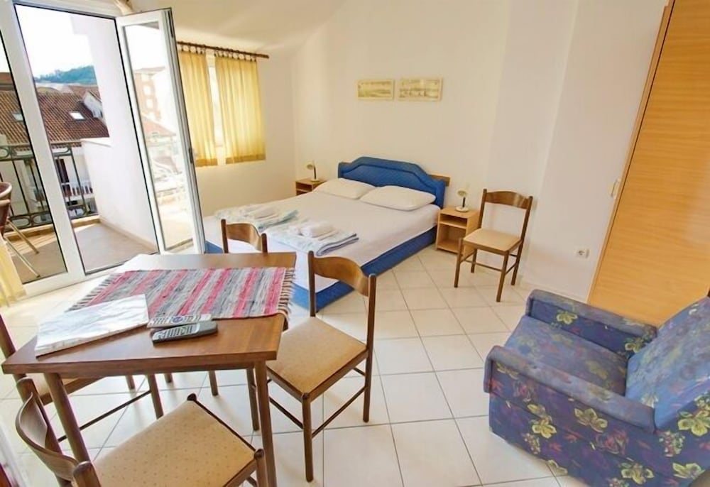 Фото Ksenija Apartments