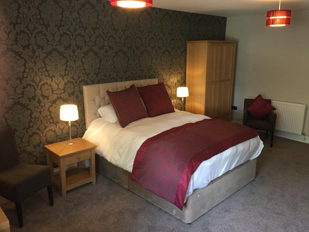 Фото The Villa Express