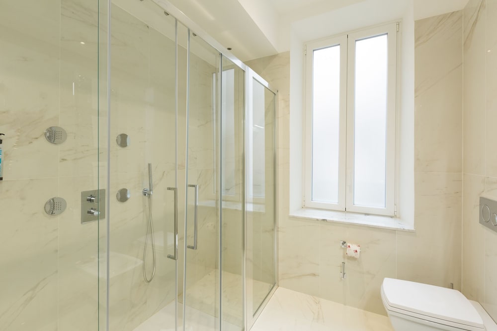 Фото Floris Hotel