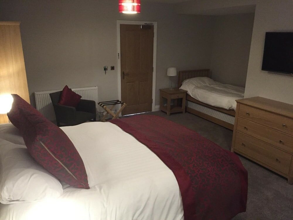 Фото The Villa Express