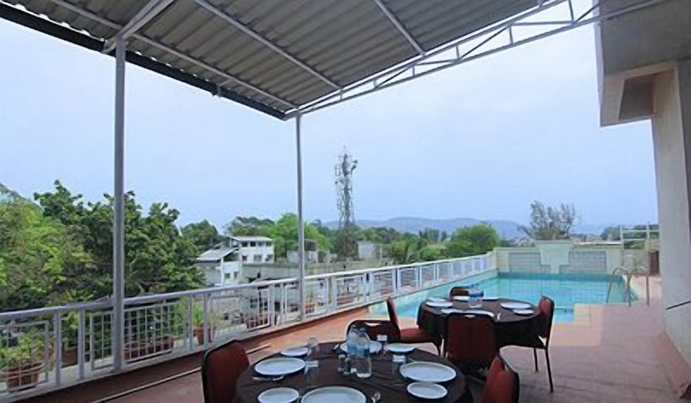 Фото Hotel The Metropole