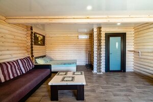 На Хуторской