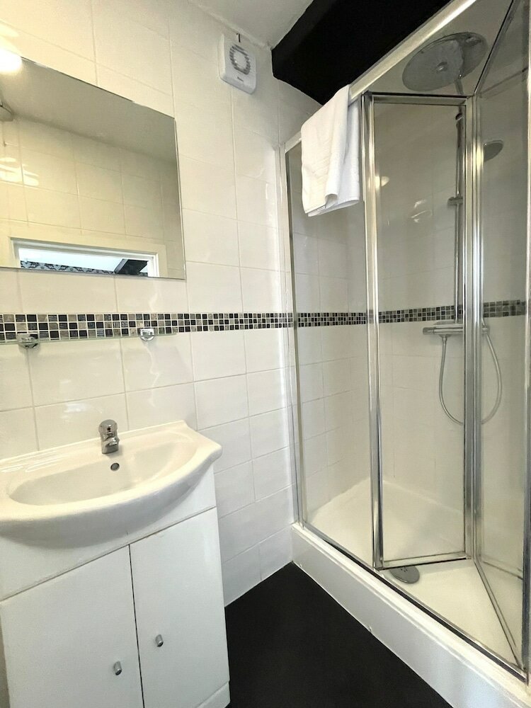 Фото The Crown And Cushion