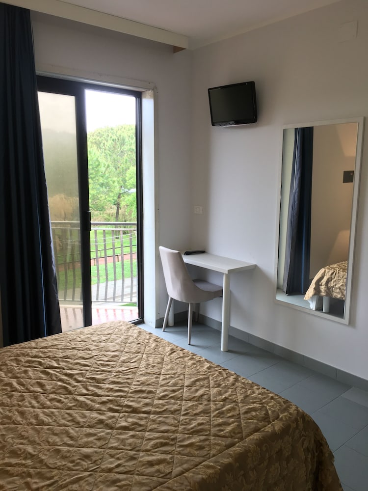 Фото Hotel La Siesta