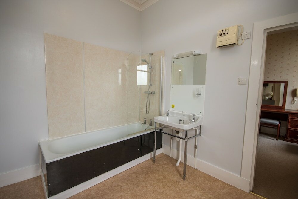 Фото Harbour Cottage