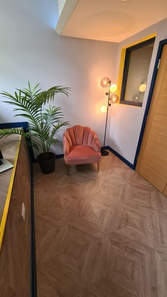 Фото Aaron Wise - 51 Fitzhamon